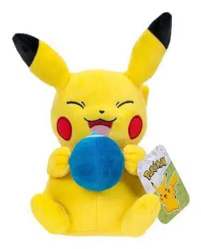Pikachu with Oran Berry - 20cm Pokémon plush