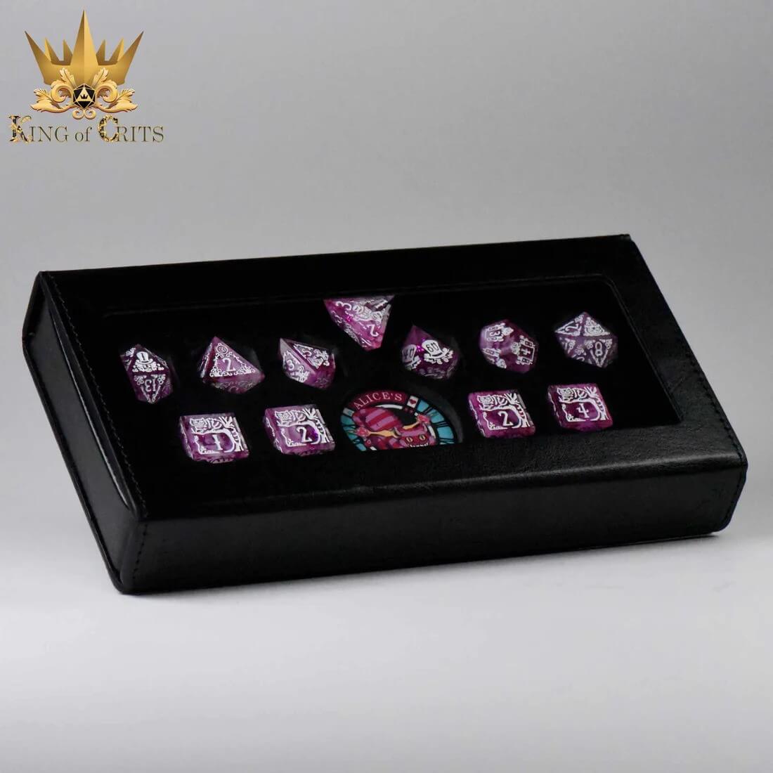 Alice's Wonderland Pink - Sharp Edge Dice set in Gift Box - 11 stuks